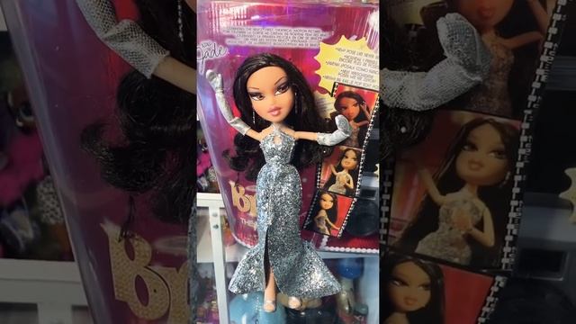 Bratz “The Movie” doll review смотреть онлайн