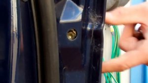 How to remove outer door handle on Range Rover L322 / fix lock cable