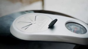 Свиные отбивные копченые на яблочной щепе