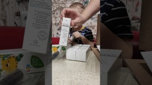 Распаковка посылки с зубной пастой.