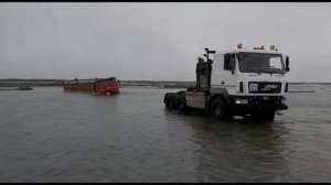 Летник Певек - Билибино 2020. Преодолевает речку вброд