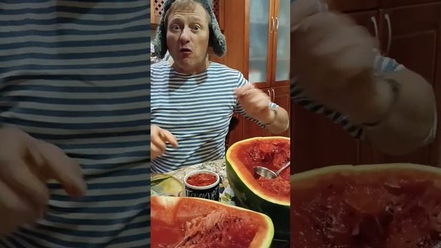 Опять пью арбуз #юмор #юморпорусски