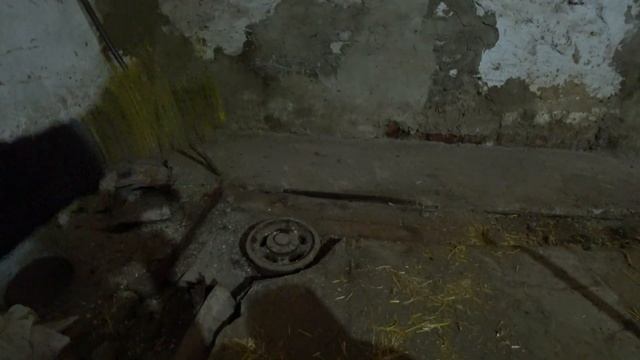 Встановлюю вентилятори⚠️ Зробив світло в фермі✅ Роблю отвір під гноєвидалення💩