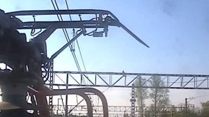 Подъем токоприемника на электровозе ЭП20