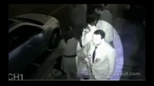 ВЫРУБИЛ ДЕВУШКУ С ЛОКТЯ