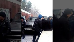 Очередь за углём в городе Иссык