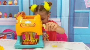 Nastya and Papa are preparing colored noodles мультик про настю кукла лол мультфильм настя и папа