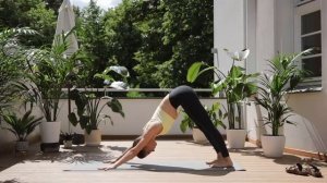 Yoga Morgenroutine für Anfänger _ Kraft & Energie für den Tag _ klar und wach in 15 Minuten