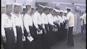 Сторожевой противолодочный корабль Балтийского флота «Бдительный» и моряки, Ангола, Луанда, 1990 г.