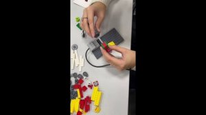 Сборка конструкции из лего