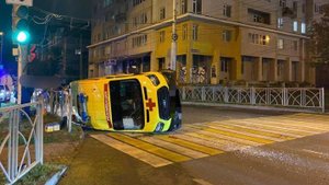 В Ставрополе столкнулись карета скорой помощи и легковой автомобиль
