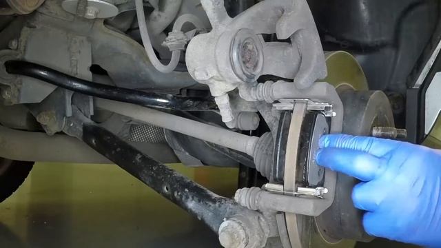 How to Replace the rear brake pads on a Land Rover Freelander 2006 to- 2014