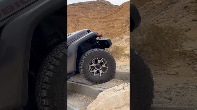 OFF-ROAD 023 [short video] STAIRS #offroad4x4 #offroading #jeeprubicon #offrodgirl #jeepgirl #jeep