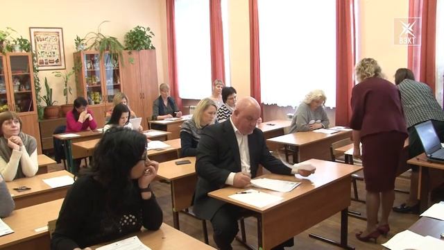 Снова в школу. Родители будущих выпускников сдали ЕГЭ смотреть онлайн