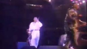 MC Hammer - They Put Me In The Mix