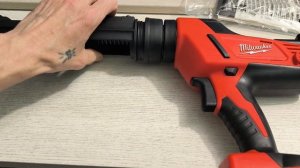Продаю аккумуляторный клеевой пистолет Milwaukee C18 PCG/310C-0B за 25 000 р.