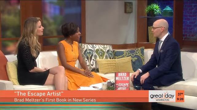 Brad Meltzer reveals his newest novel "The Escape Artist" смотреть онлайн