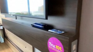 Tru by Hilton Orlando | Room & Hotel Tour | Hotel Near Universal & Orange County Convention Center