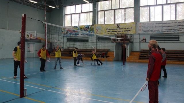 Тренировка по бадминтону. Команда "Бадминаторы"