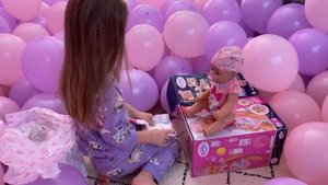 У Лизы День Рождения. Распаковка baby born магические глазки.