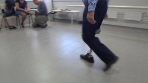 протез с коленом гениум