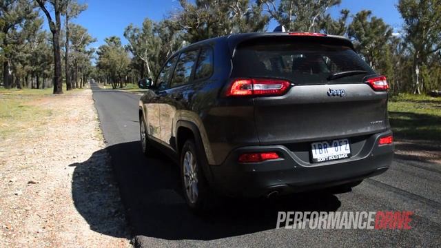 2014 Jeep Cherokee Sport 2.4 0-100km/h & engine sound смотреть онлайн