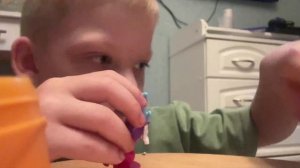 Распаковка Киндер Сюрпризов