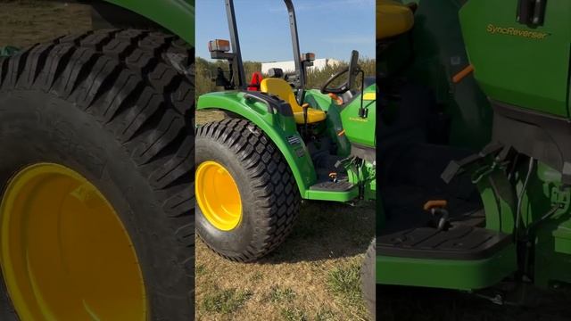 John Deere для футбольных полей #johndeere #трактор