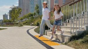 Гимн Эмюзиан.