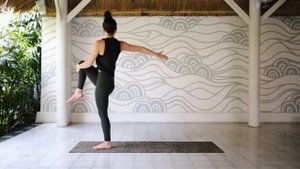 Yoga Ganzkörper Flow _ Bauch Beine Po & Rücken _ 30 Min. Workout