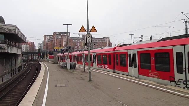 Ausfahrende S-Bahn am Hbf Hamburg (ET 490) смотреть онлайн