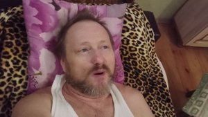 Скверная актерская игра Артура Смольянинова. Про папуасов что-то прочитал