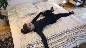 Mit Yoga Entspannt Einschlafen _ Sanfte Abendroutine im Bett zum Loslassen & Entspannen