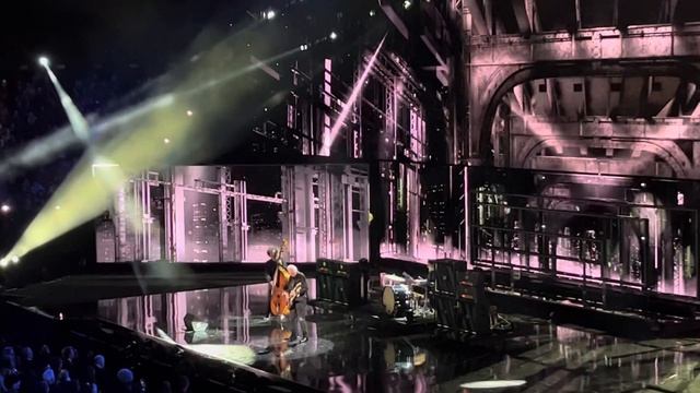 Jimmy Page performs “Rumble” by Link Wray смотреть онлайн