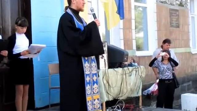 Моу школа №4 г. Моу школа 3 города докучаевска. Докучаевск школы. Школа номер 1 докучаевск. Докучаевск 5 школа.