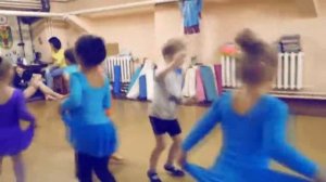 Хип-Твист, занятие младшей группы