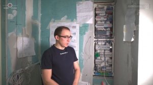 Забавно, когда произносят "кабелЯ", вместо "кАбели".