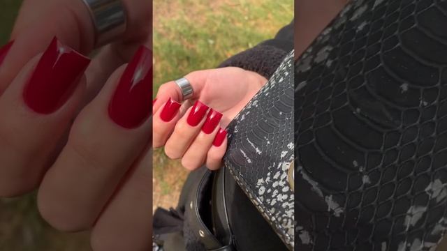 #Beautix 836 - Роскошный оттенок красного дерева из коллекции REBEL на пике популярности этой осенью