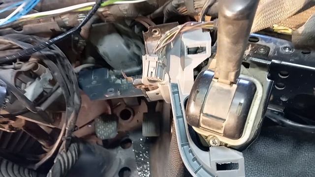 Мерседес Актрос 2641. Часть 54. Салон сборка. смотреть онлайн