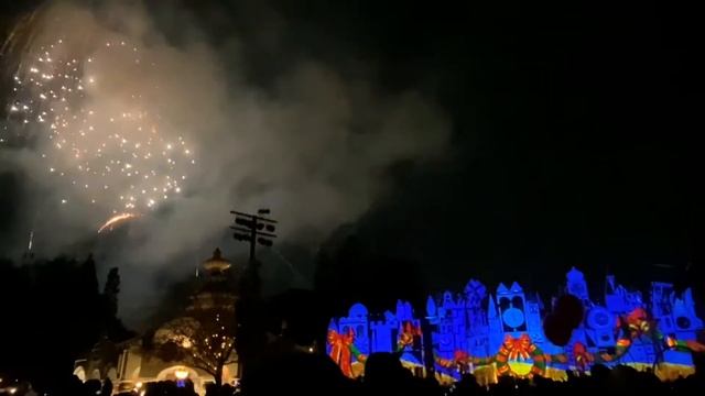 Believe In Holiday Magic Fireworks | It’s a Small World | Last Show 1/8/22 смотреть онлайн