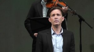 Олег Погудин."Виноградную косточку в теплую землю зарою..." (Грузинская песня)