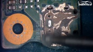 Ремонт ноутбука Asus X205TA. Пилим материнку для замены разъема питания.