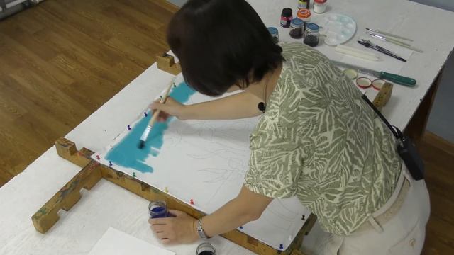 Горячий батик - силуэт растения. Работа в материале, часть 2 смотреть онлайн