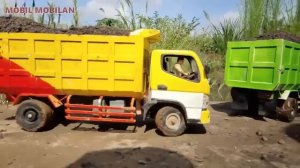 Mobil Truck Rc Excavator Isuzu NMR ELF Vs Canter Fuso Muat Muat Pasir Batu, Beko keruk