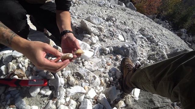 НАШЕЛ РЕДКИЙ КРИСТАЛЛ! ОПАСНАЯ ДОБЫЧА МИНЕРАЛОВ на Байкале!