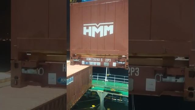 OOG Container loading on ship