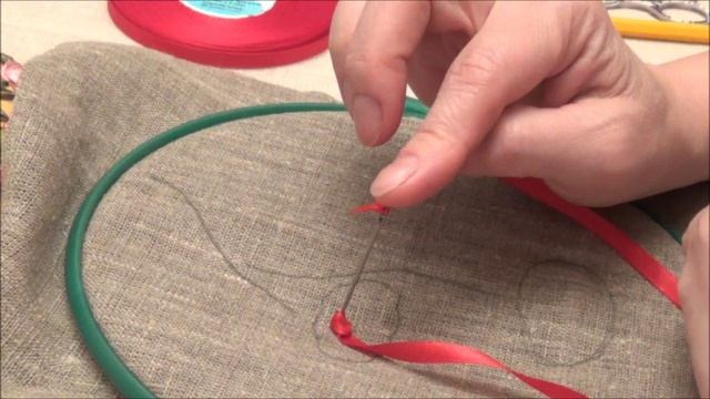 Вышивка рябины часть 1 ((Embroidery ribbons rowan. Part 1). Вышивка лентами для начинающих.