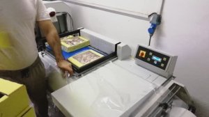 Упаковка коробок типа "Тлевизор" на полуавтомате упаковщике FP560A с тоннелем Т450 Smipack Италия.