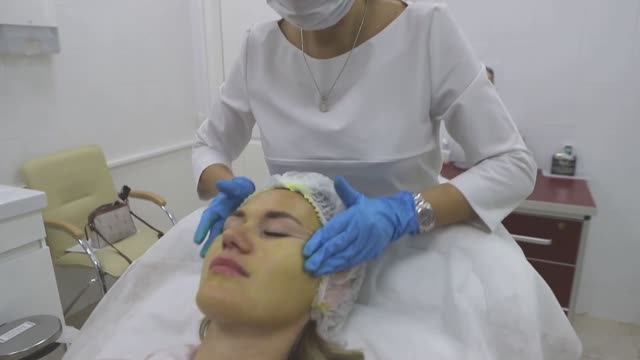 Желтый пилинг лица смотреть онлайн