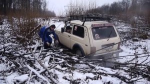 Lada Niva Offroad Through a Glade Winter Time Full Лада Нива Покатушки Просека ЛЭП Зимой Полная Вер